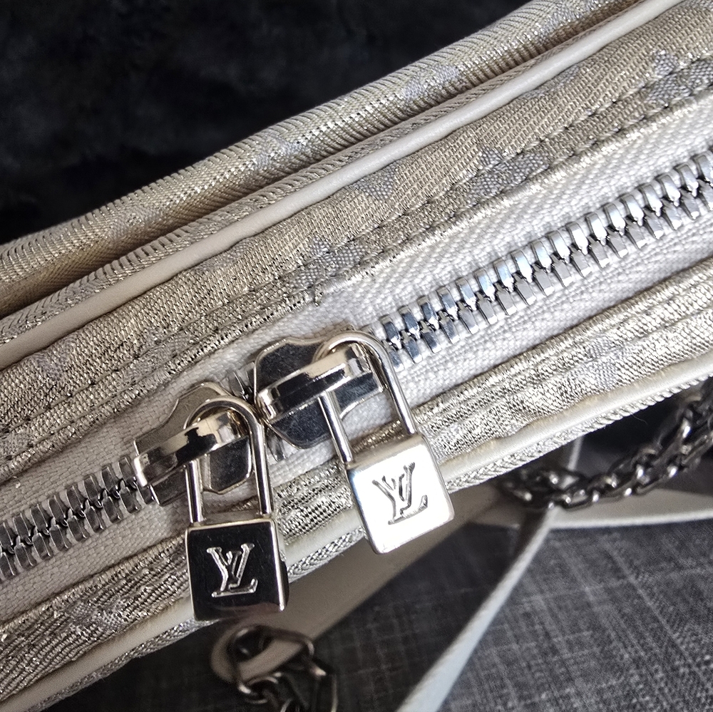 Authentic Louis Vuitton Metallic Gold Minilin Shoulder Bag Or Crossbody Bag - Picture 10 of 16